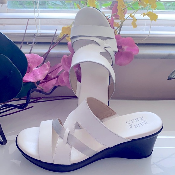 NATURALIZER Vivy Slide Wedge Sandals - Picture 2 of 8